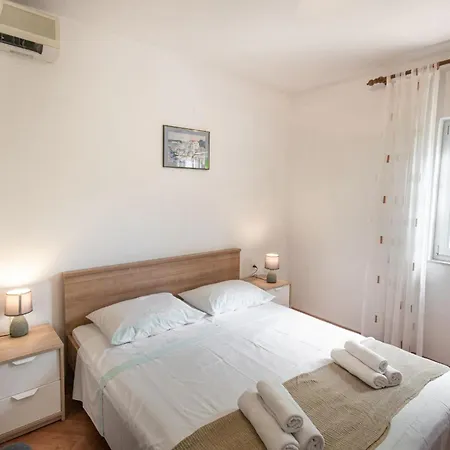 Vakantiehuis Vrcani *